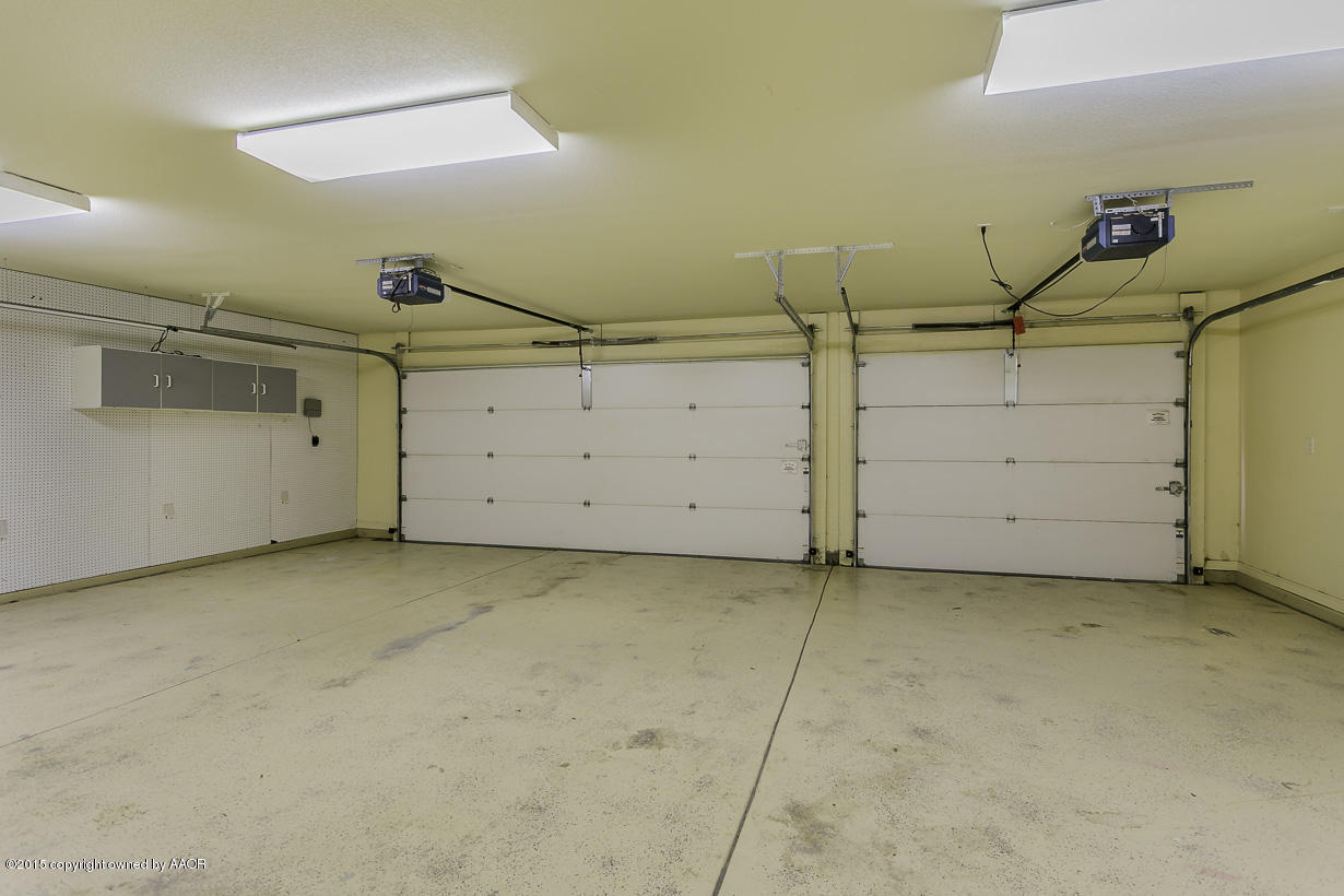 4804 Wesley Road Amarillo, TX 79119 - Photo 31 of 36 Garage