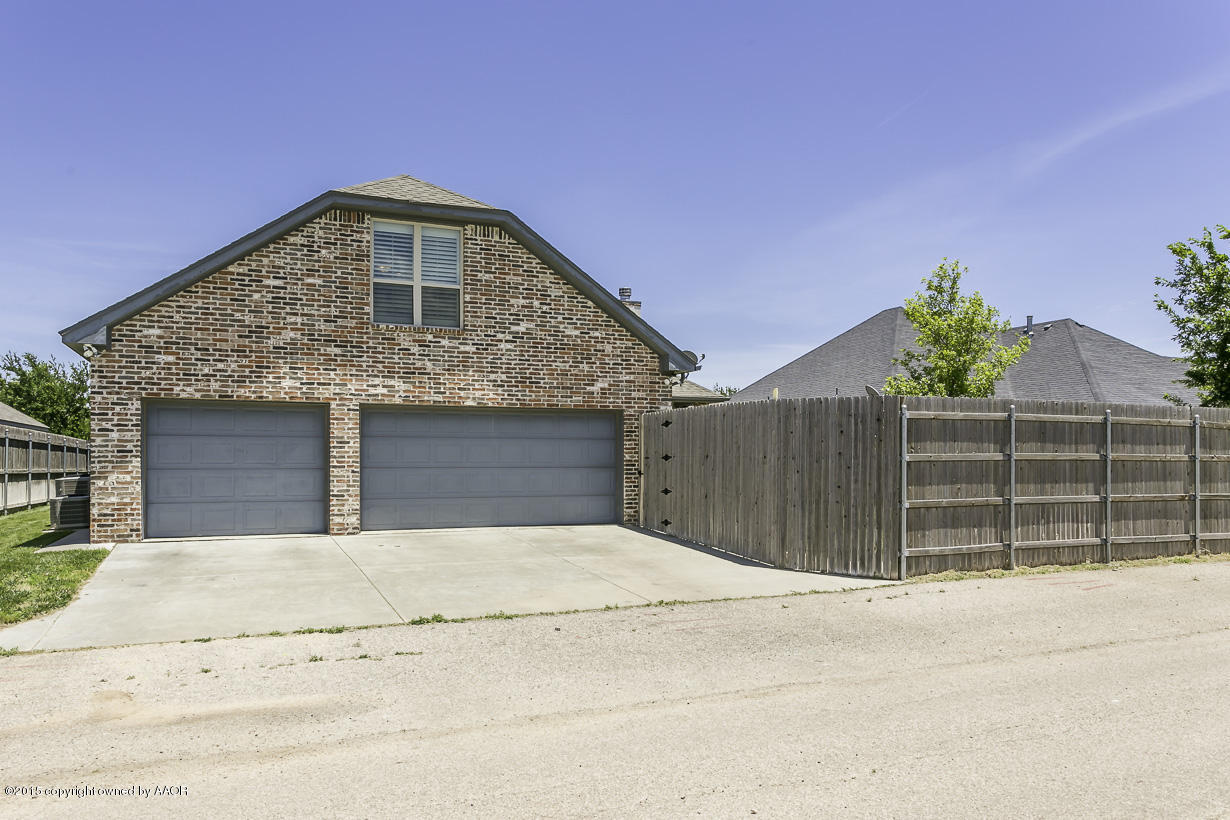 4804 Wesley Road Amarillo, TX 79119 - Photo 36 of 36 Rear Entry Garage