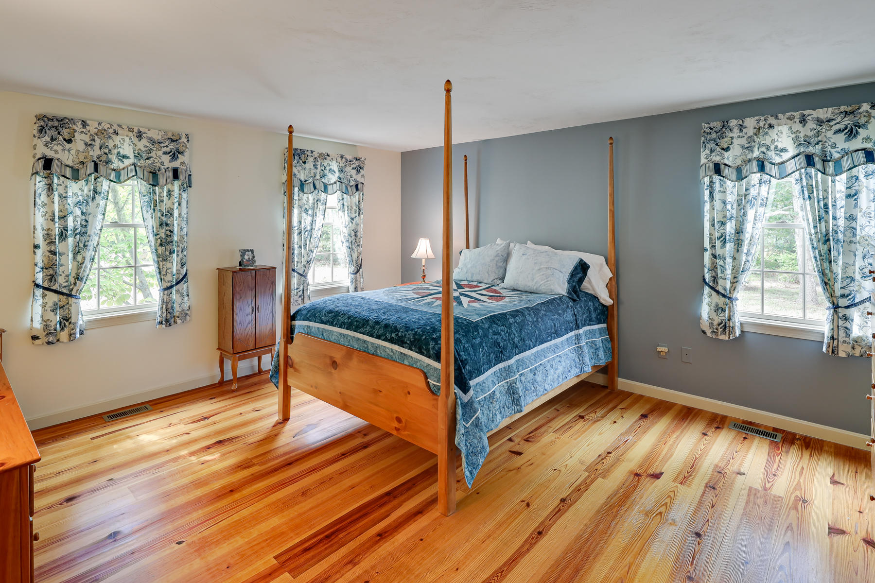 835 School House Road Eastham, MA 02642 - Photo 9 of 27 Master Bedroom