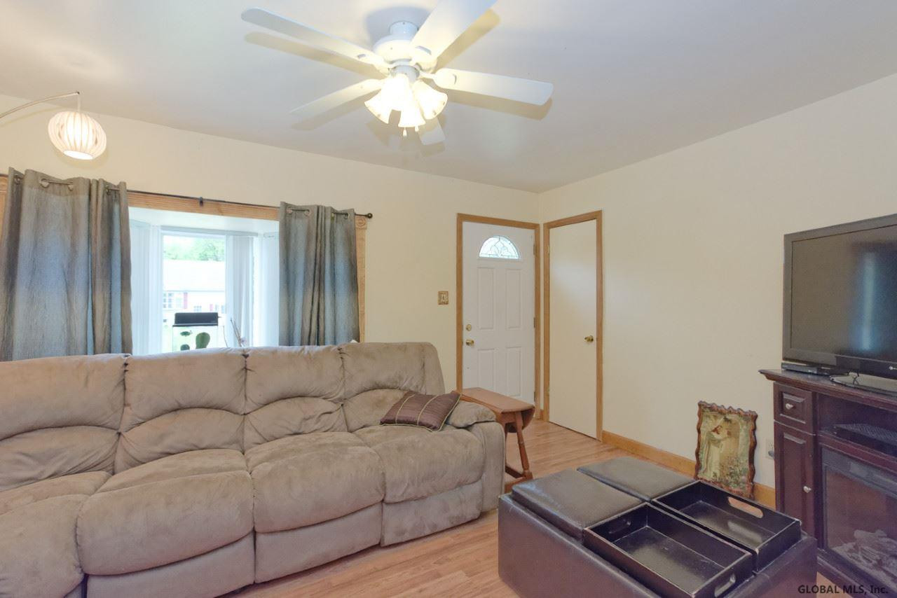 3 Rickey Boulevard Guilderland, NY 12203 - Photo 4 of 26 Photo 4