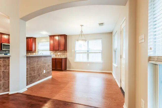 $2,140 | 27 Orchid Grove Place, The Woodlands, TX 77385