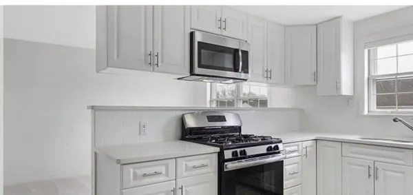 $2,400 | 200 Bedford Road, Unit 2C, Woburn, MA 01801