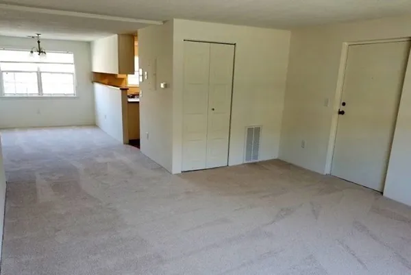 $2,400 | 200 Bedford Road, Unit 2C, Woburn, MA 01801
