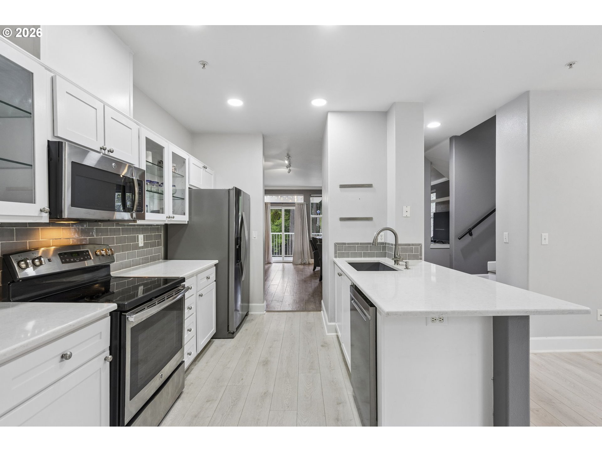 14172 Southwest Barrows Road, Unit 1 Portland, OR 97223 - Photo 10 of 38