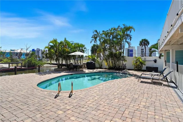 $2,499,000 | 110 Bahia Via, Fort Myers Beach, FL 33931