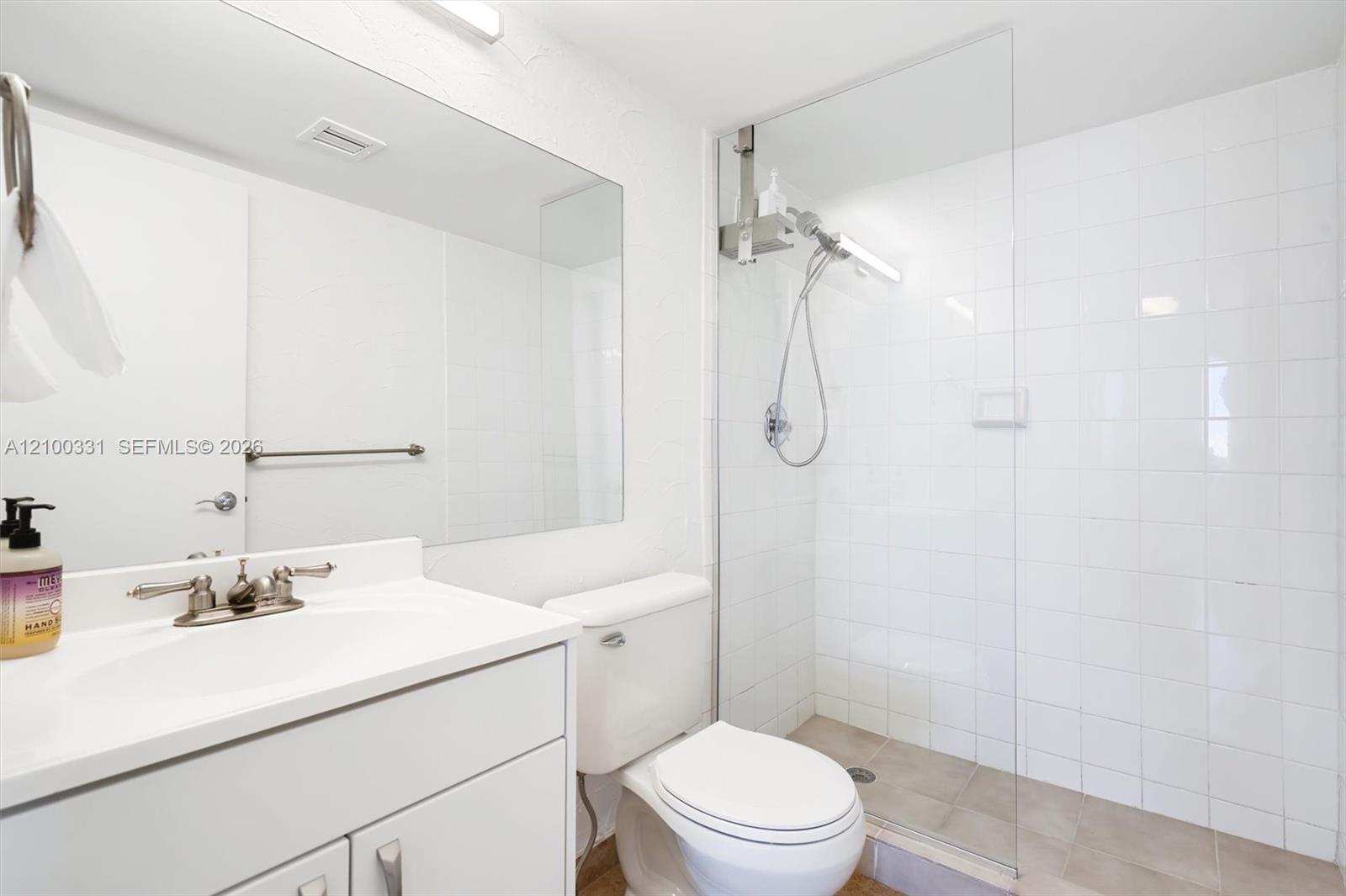 1621 Bay Road, Unit 901 Miami Beach, FL 33139 - Photo 16 of 42 Gallery Image 16