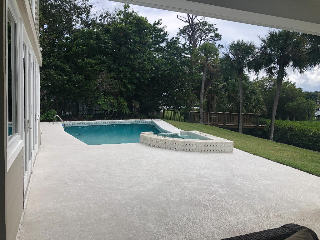 18169 Southeast Ridgeview Drive Tequesta, FL 33469 - Photo 21 of 23 a view of a park