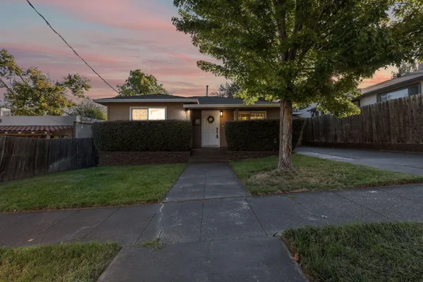 $359,999 | 1545 Olive Avenue, Redding, CA 96001