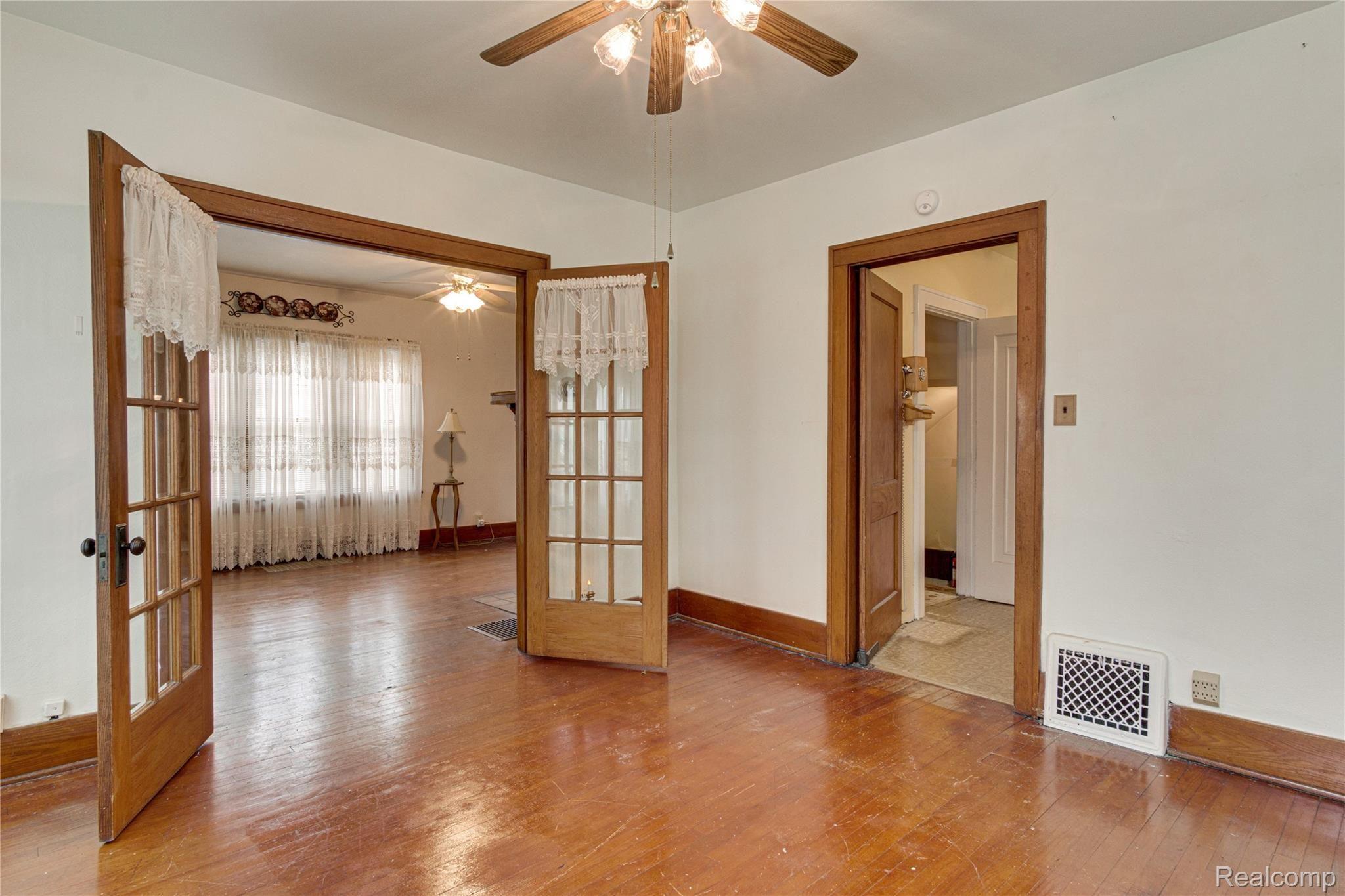 5494 Corunna Road Flint, MI 48532 - Photo 26 of 48 Interiors (12 of 34).jpg