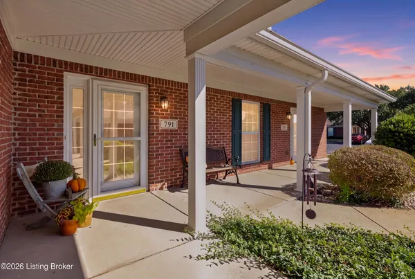 $234,900 | 791 Garden Pointe Drive, Simpsonville, KY 40067