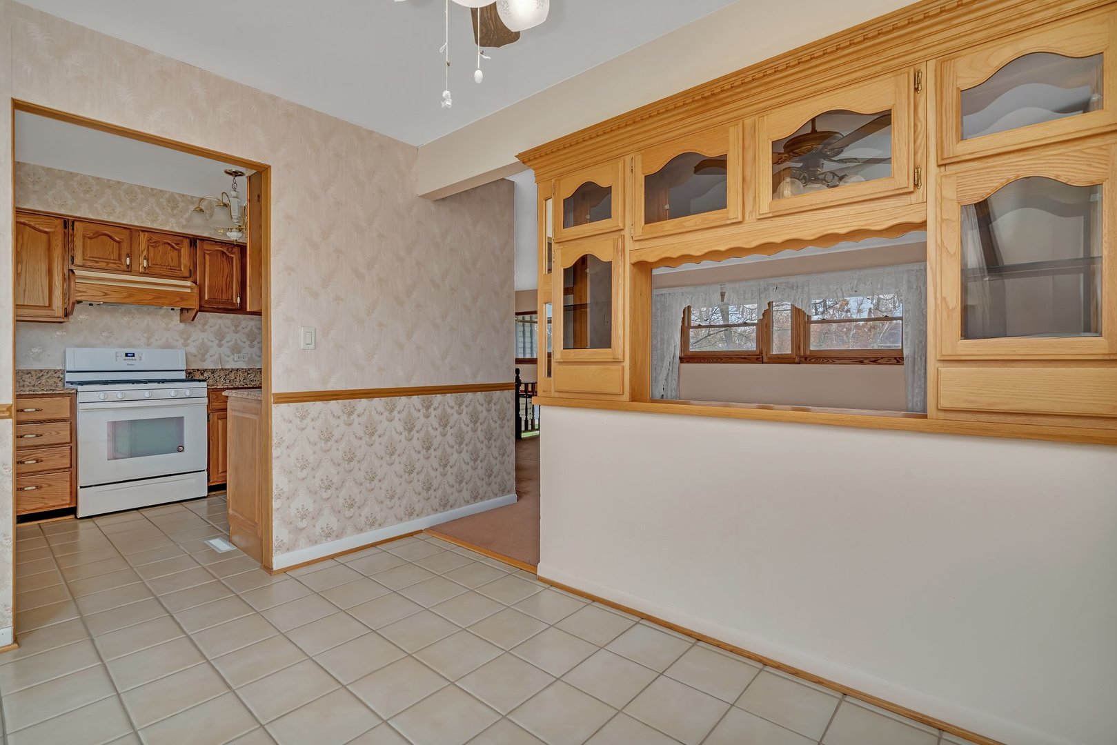48 Lonsdale Road Elk Grove Village, IL 60007 - Photo 11 of 33 Gallery Image 11