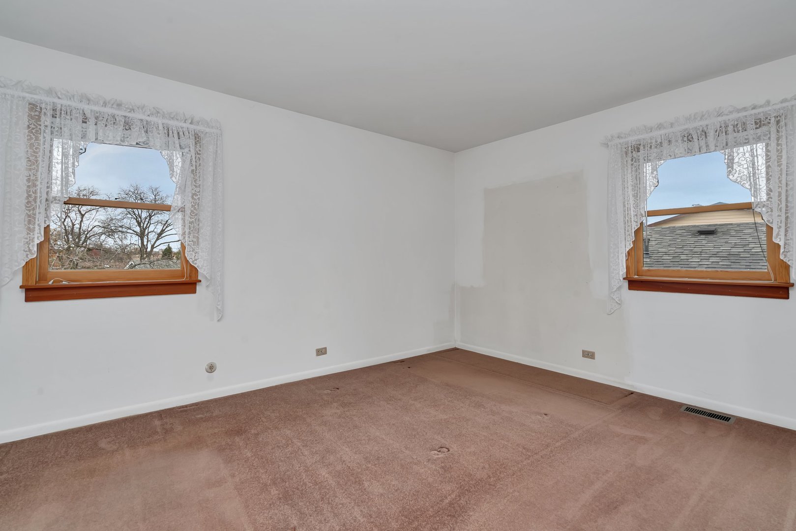 48 Lonsdale Road Elk Grove Village, IL 60007 - Photo 13 of 33 Gallery Image 13
