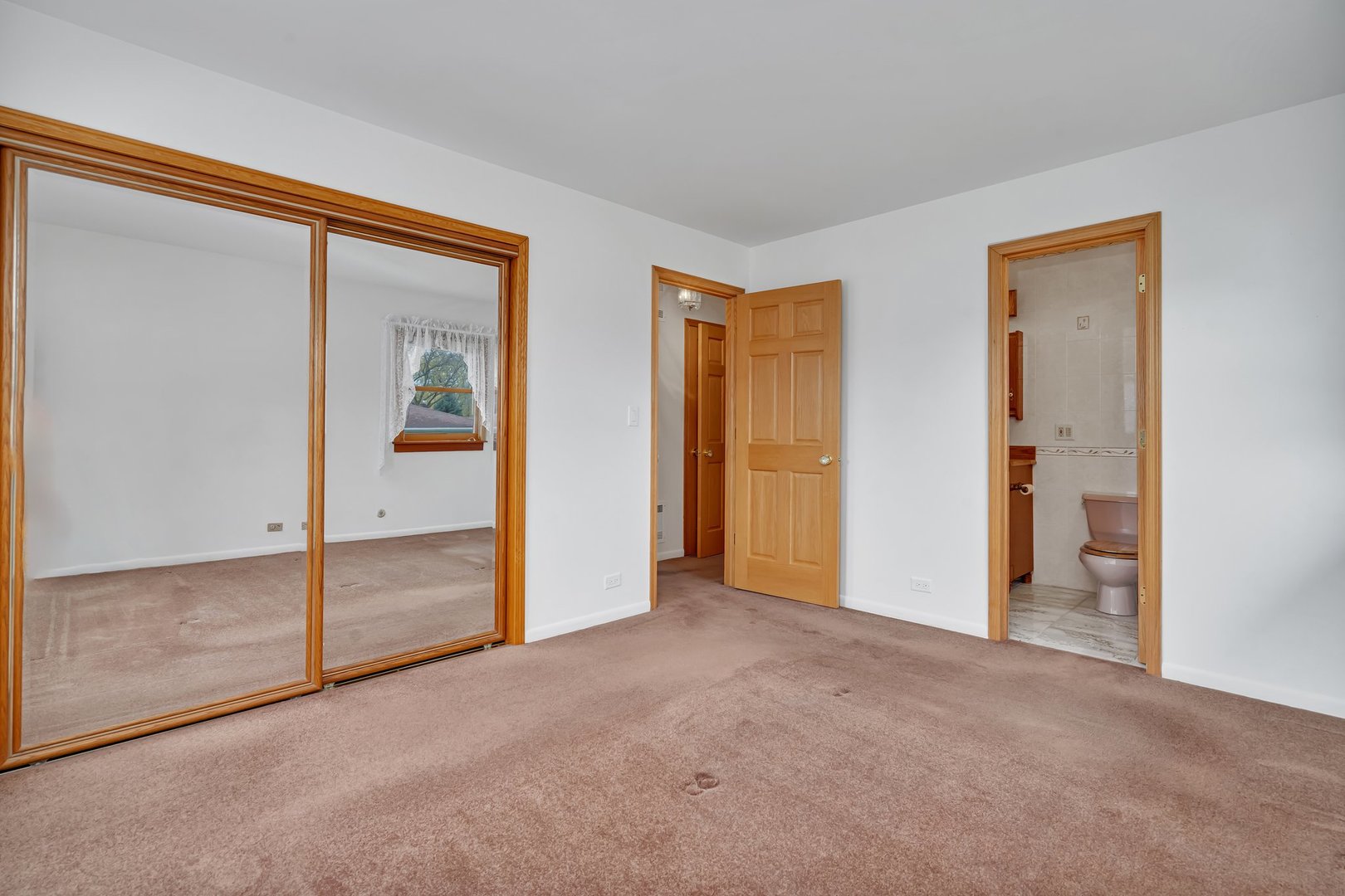 48 Lonsdale Road Elk Grove Village, IL 60007 - Photo 14 of 33 Gallery Image 14
