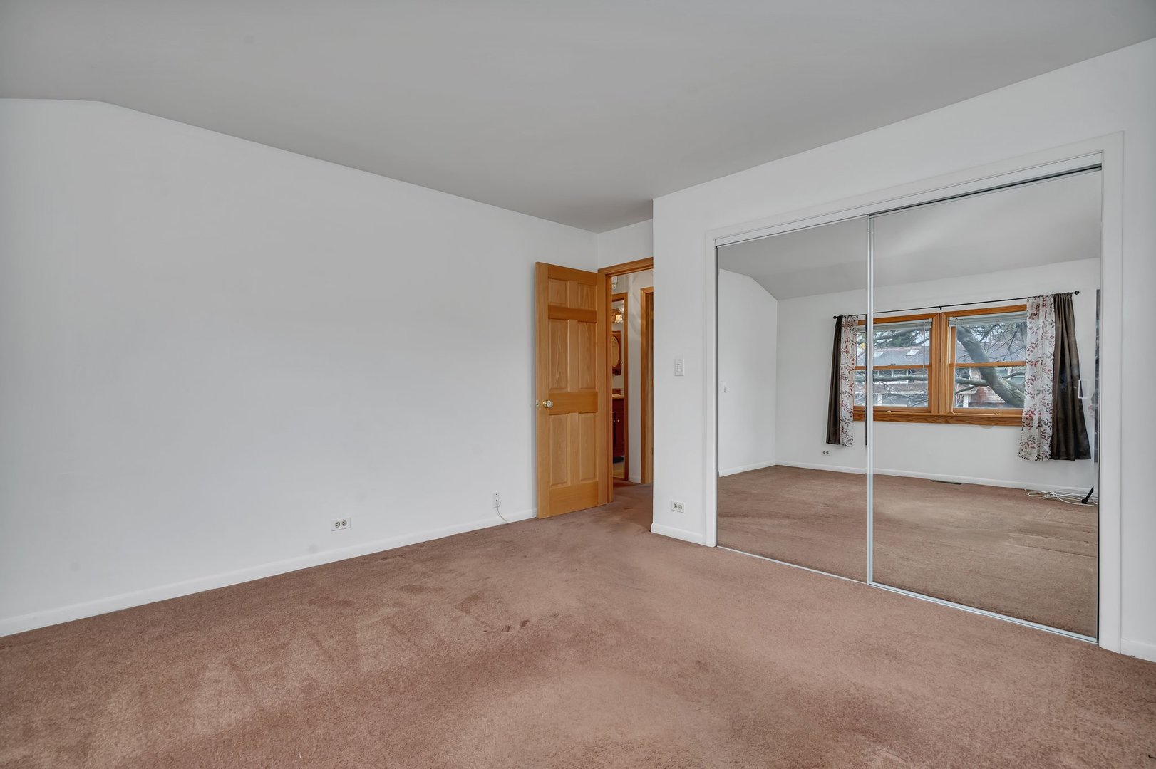 48 Lonsdale Road Elk Grove Village, IL 60007 - Photo 16 of 33 Gallery Image 16
