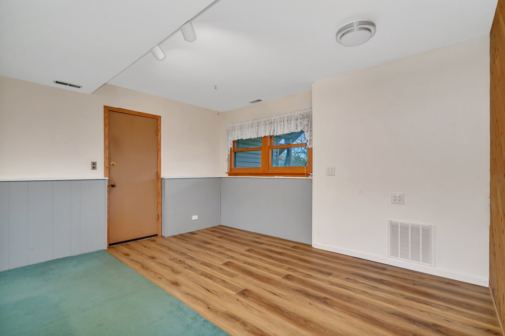 48 Lonsdale Road Elk Grove Village, IL 60007 - Photo 21 of 33 Gallery Image 21