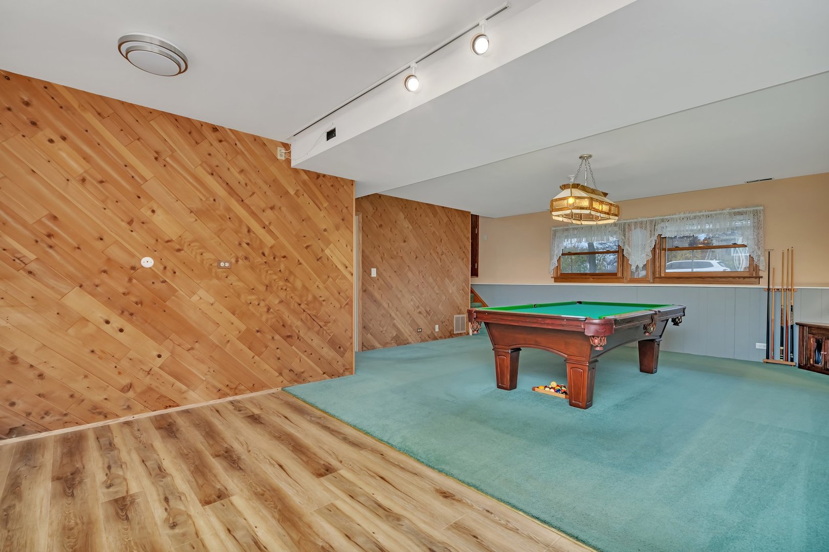 48 Lonsdale Road Elk Grove Village, IL 60007 - Photo 22 of 33 Gallery Image 22