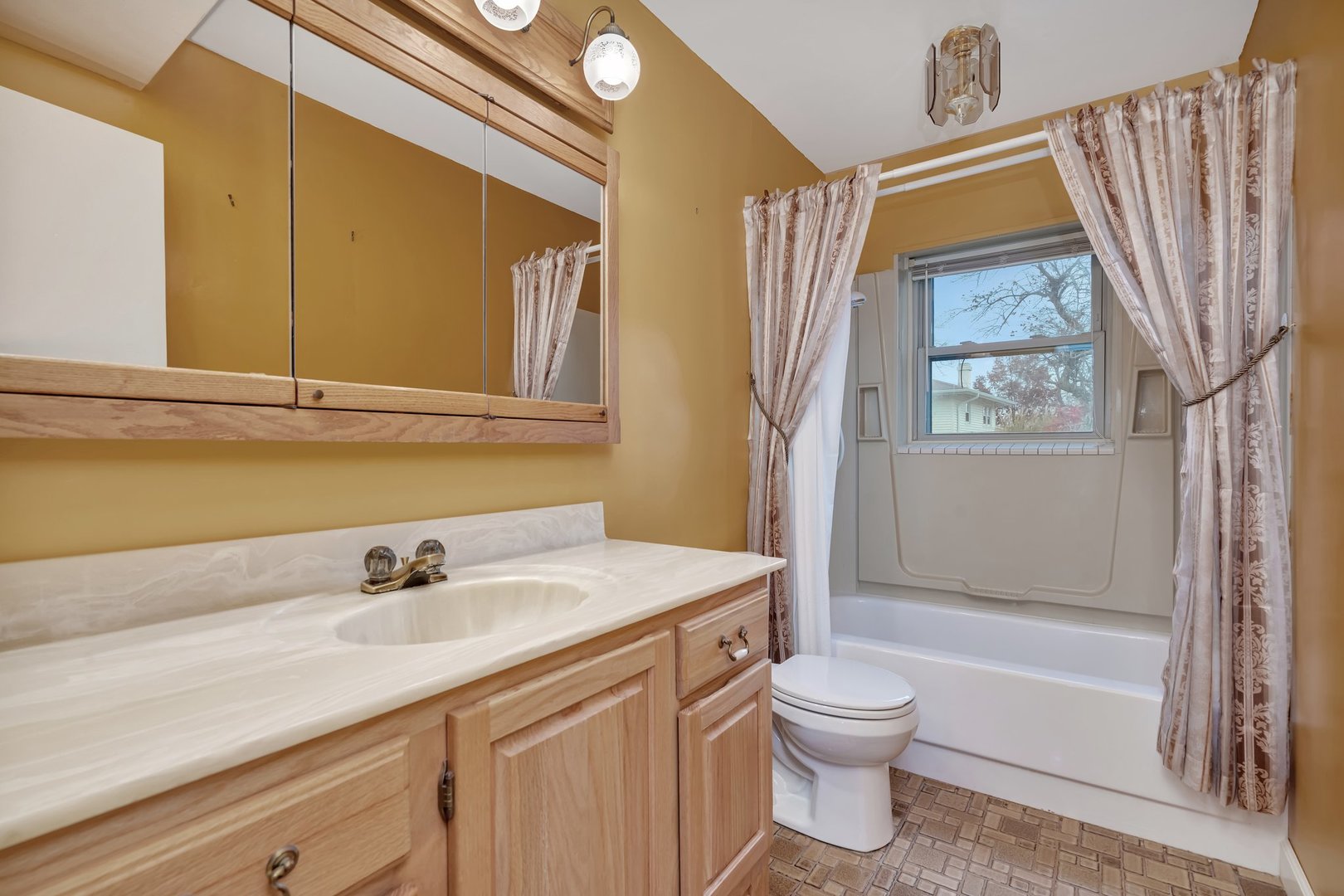 48 Lonsdale Road Elk Grove Village, IL 60007 - Photo 27 of 33 Gallery Image 27