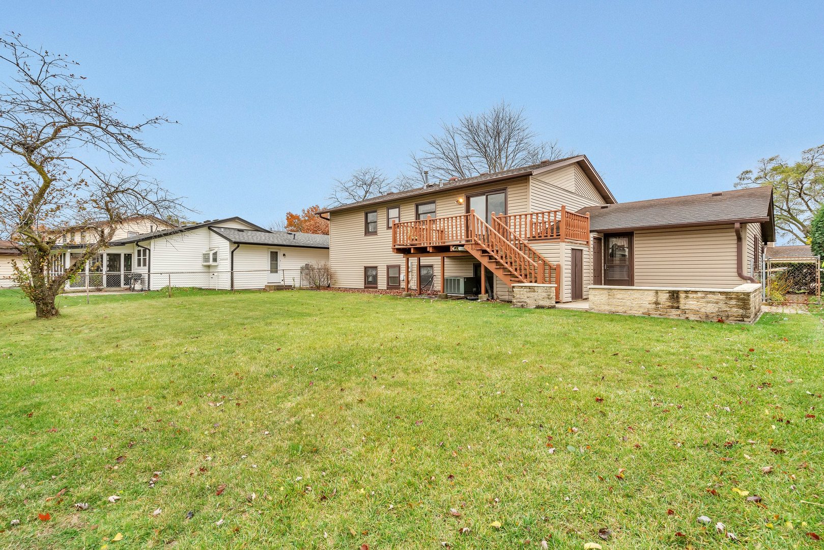 48 Lonsdale Road Elk Grove Village, IL 60007 - Photo 31 of 33 Gallery Image 31
