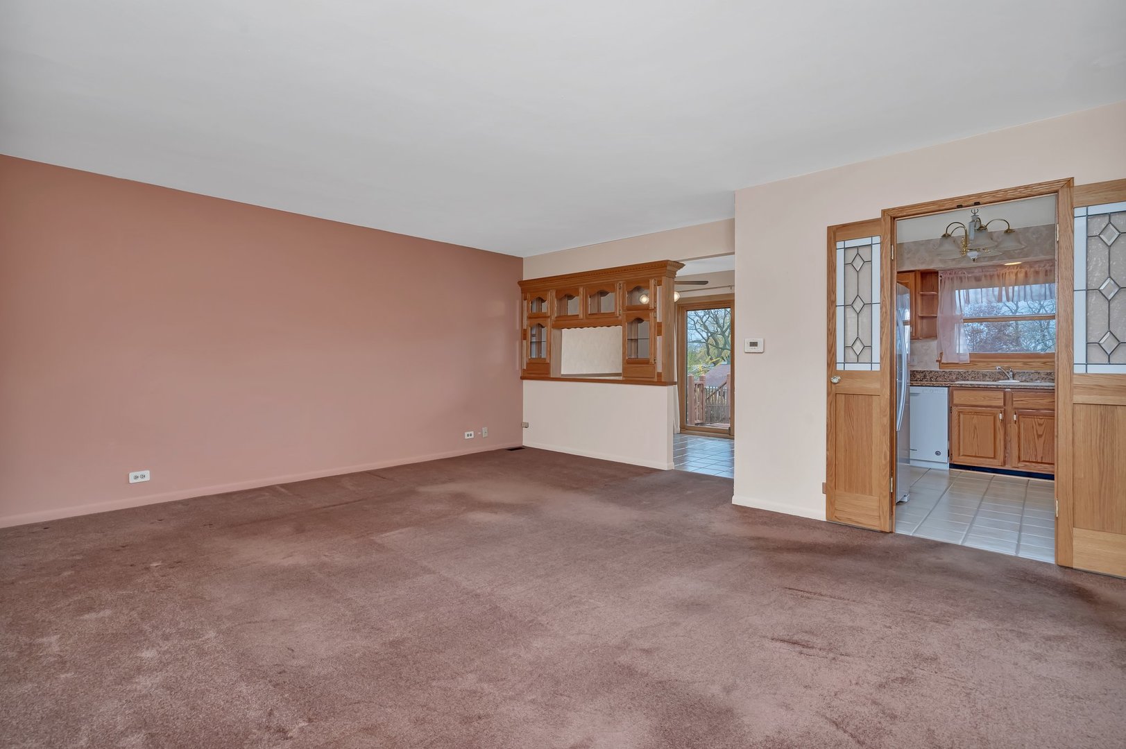 48 Lonsdale Road Elk Grove Village, IL 60007 - Photo 4 of 33 Gallery Image 4