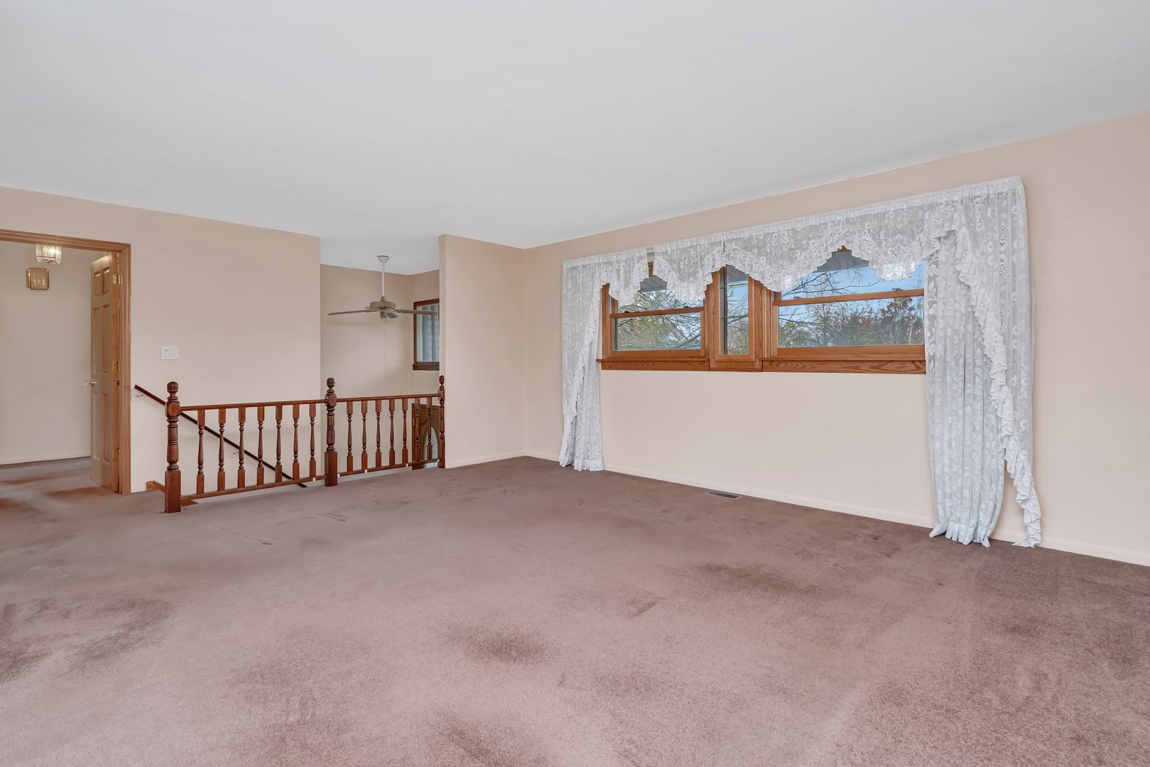 48 Lonsdale Road Elk Grove Village, IL 60007 - Photo 5 of 33 Gallery Image 5