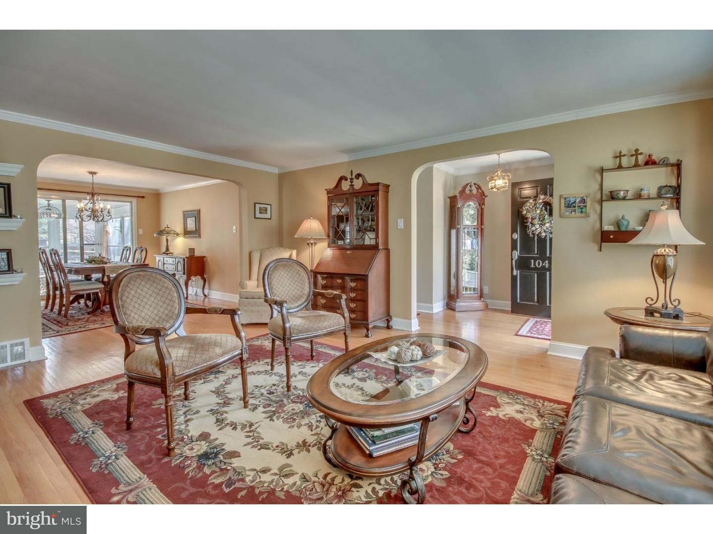1045 Frederick Road Jenkintown, PA 19046 - Photo 5 of 25 Living Room