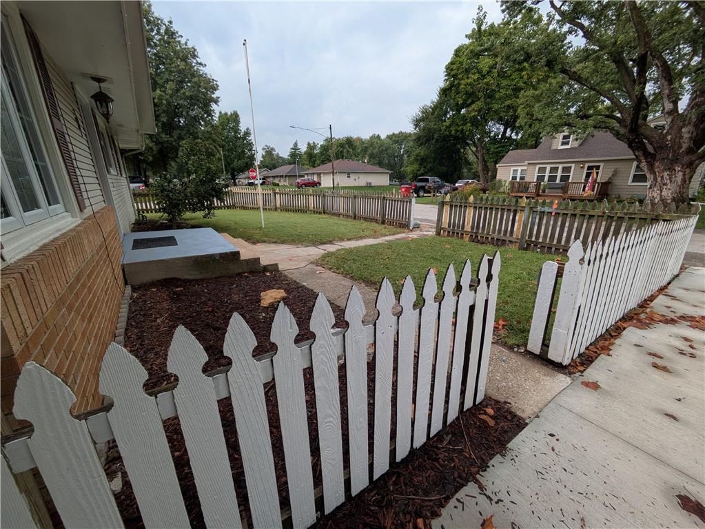 301 Hudson Street Buckner, MO 64016 - Photo 4 of 32