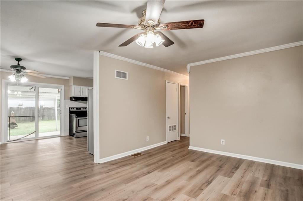 301 Hudson Street Buckner, MO 64016 - Photo 10 of 32