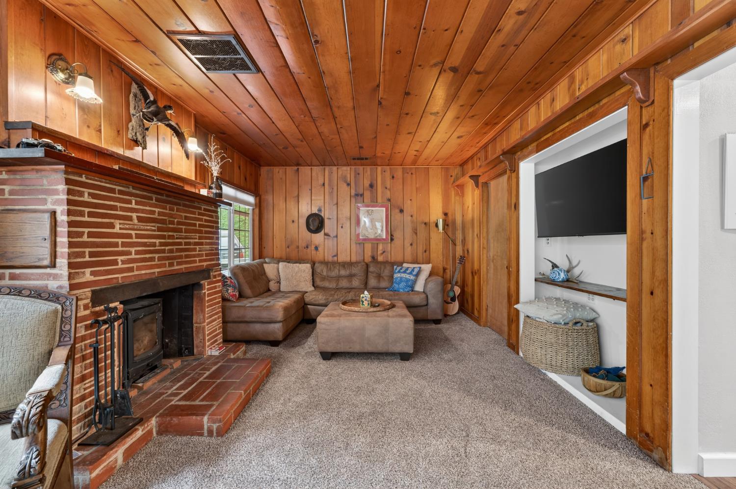 13940 Lower Colfax Road Grass Valley, CA 95945 - Photo 11 of 34
