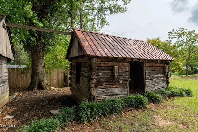 $1,395,000 | 7 Llewellyn Wood, Johnson City, TN 37601