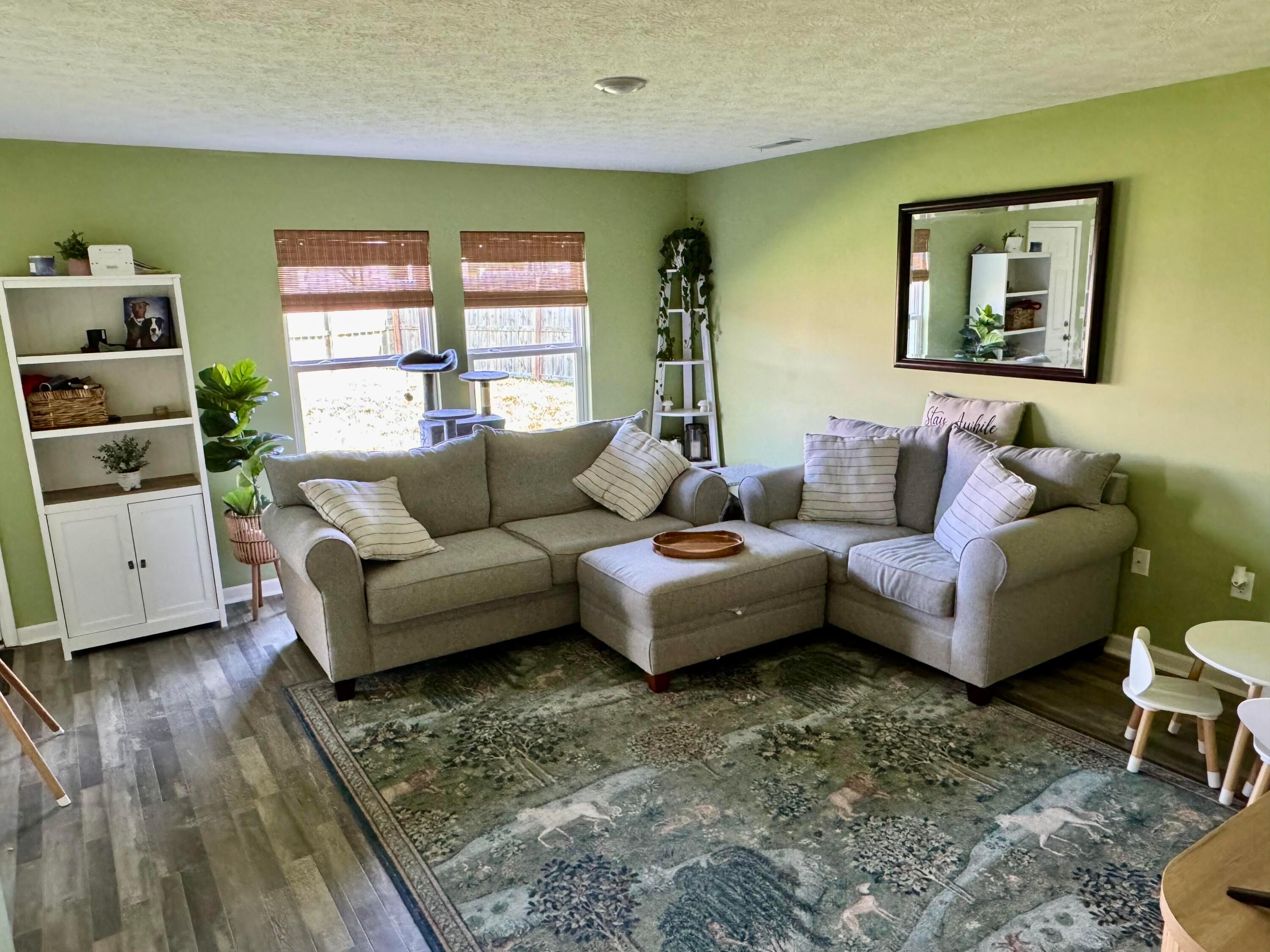 1902 Erika Drive Springfield, OH 45503 - Photo 4 of 17 Living room
