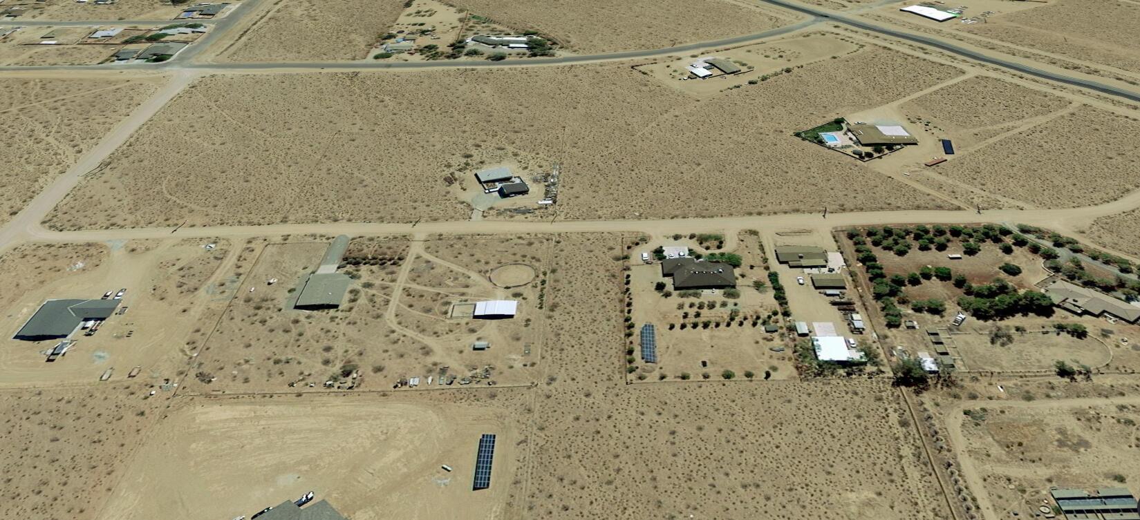 Garth Street Ridgecrest, CA 93555 - Photo 5 of 19 a bathroom with a bathtub