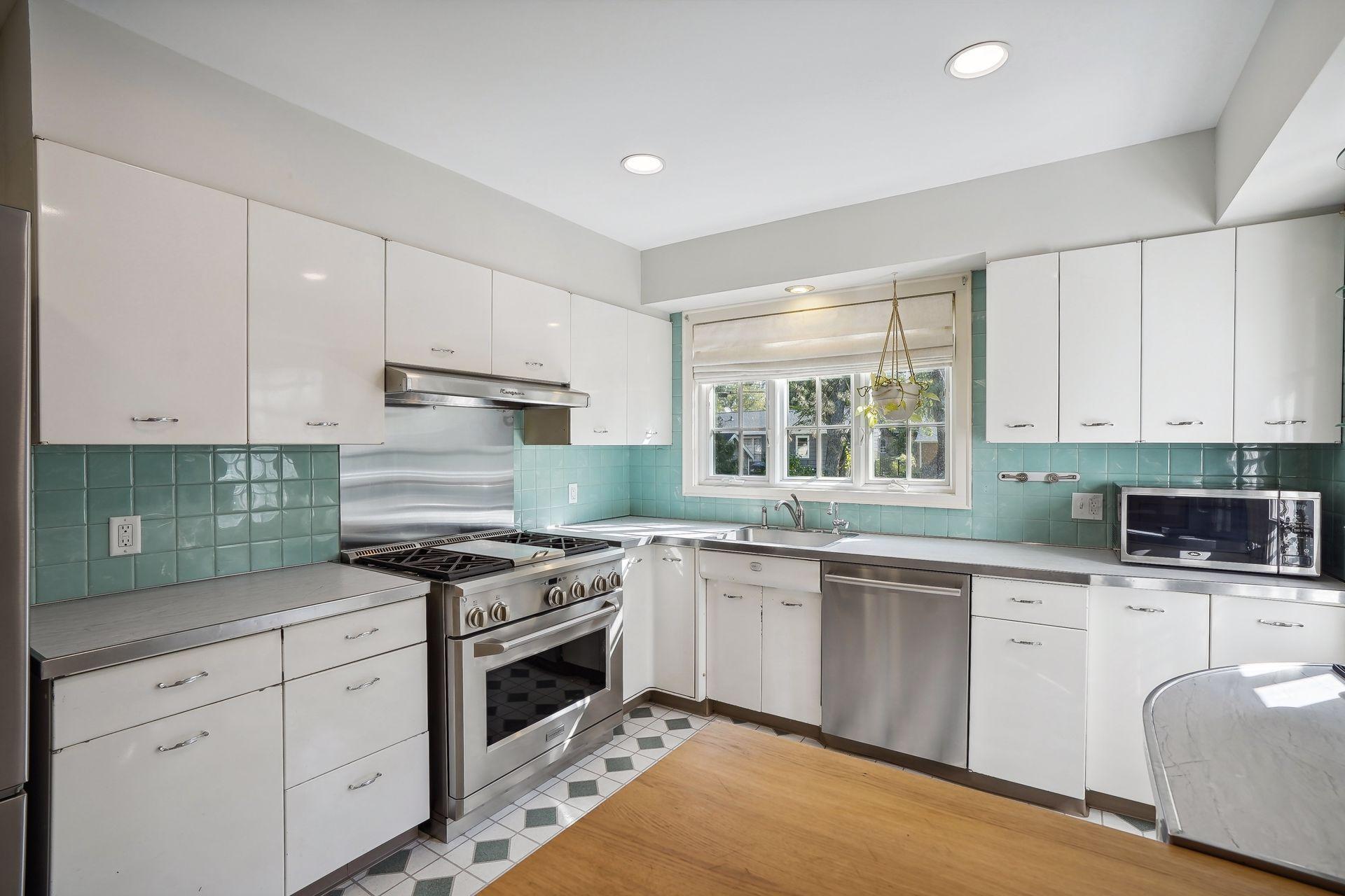 209 Ashley Road Hopkins, MN 55343 - Photo 20 of 54