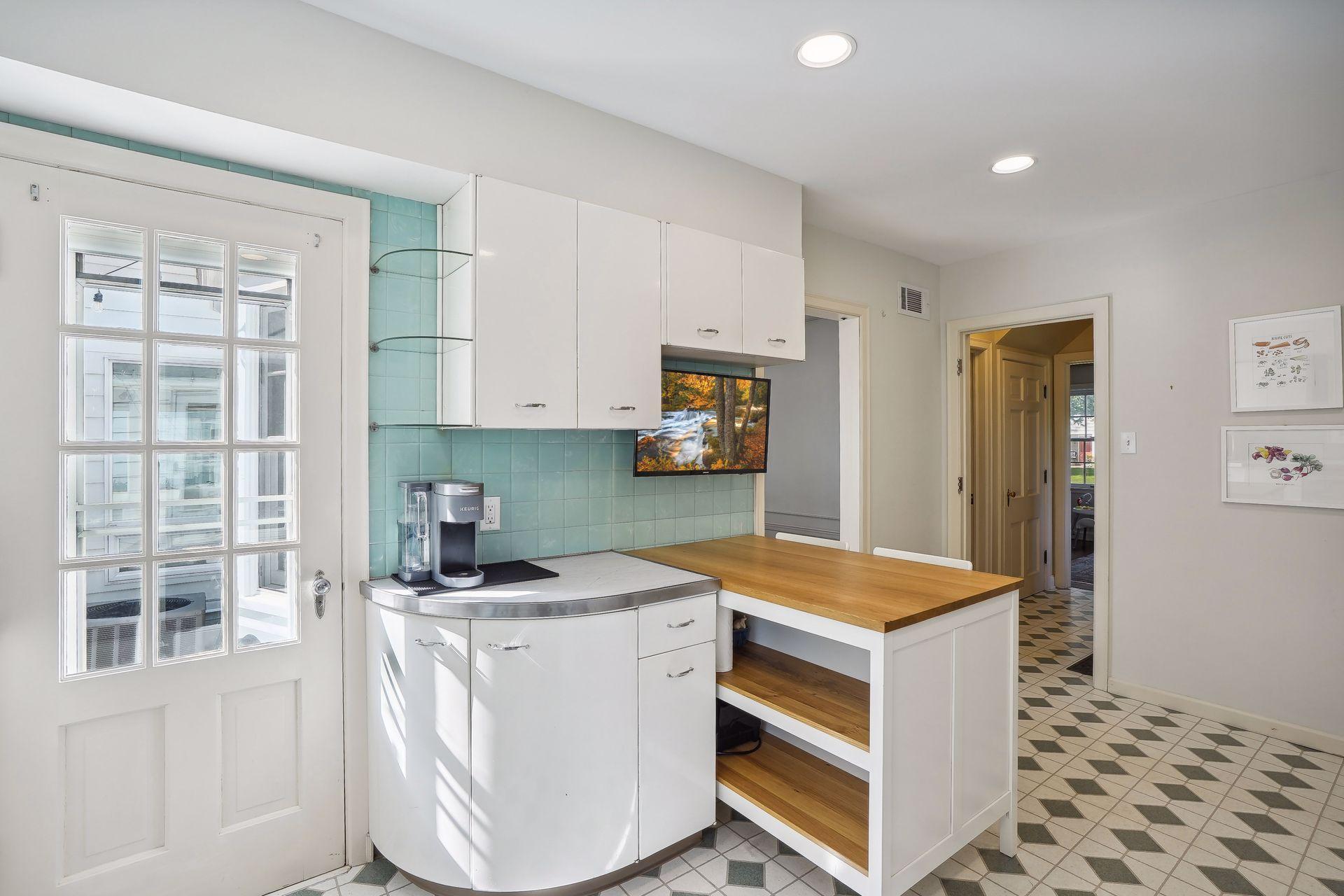 209 Ashley Road Hopkins, MN 55343 - Photo 23 of 54