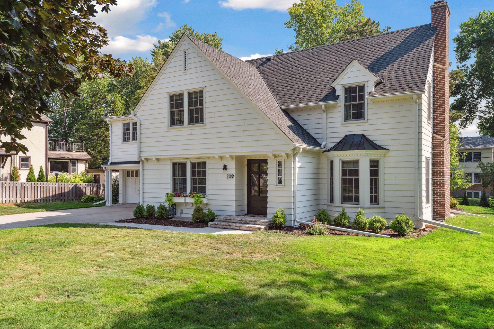 209 Ashley Road Hopkins, MN 55343 - Photo 4 of 54