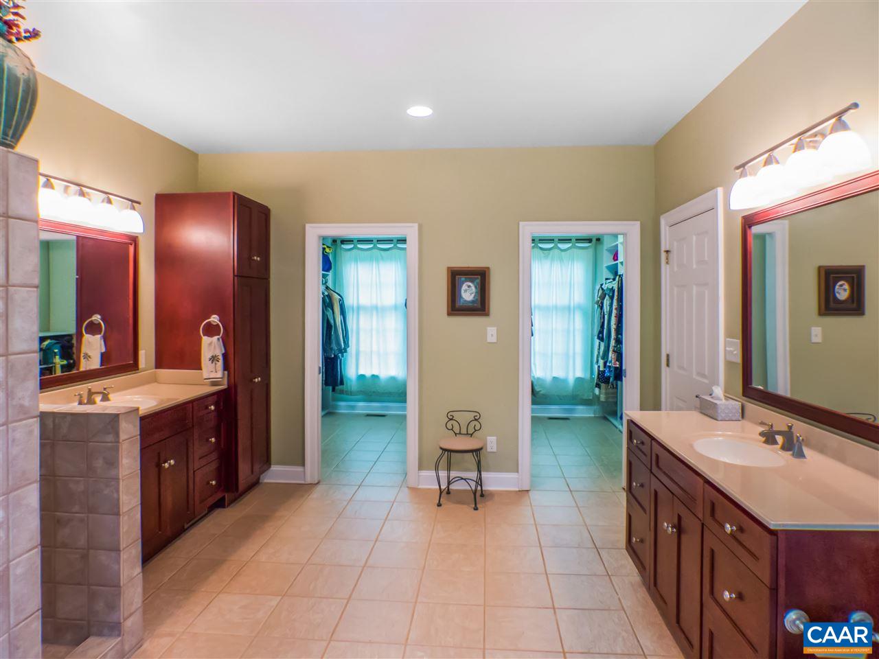4880 Ivy Road Charlottesville, VA 22901 - Photo 18 of 29 Gallery Image 18