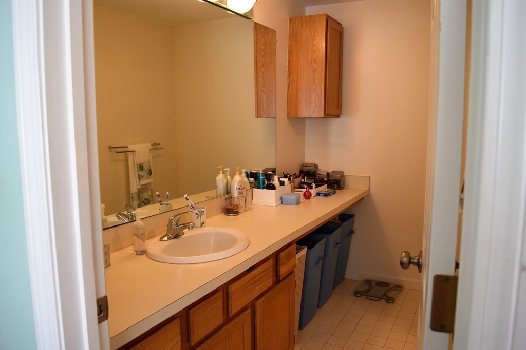 17 Deer Path, Unit 5 Maynard, MA 01754 - Photo 11 of 20 Gallery Image 11