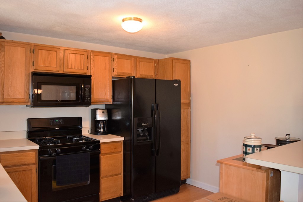 17 Deer Path, Unit 5 Maynard, MA 01754 - Photo 5 of 20 Gallery Image 5