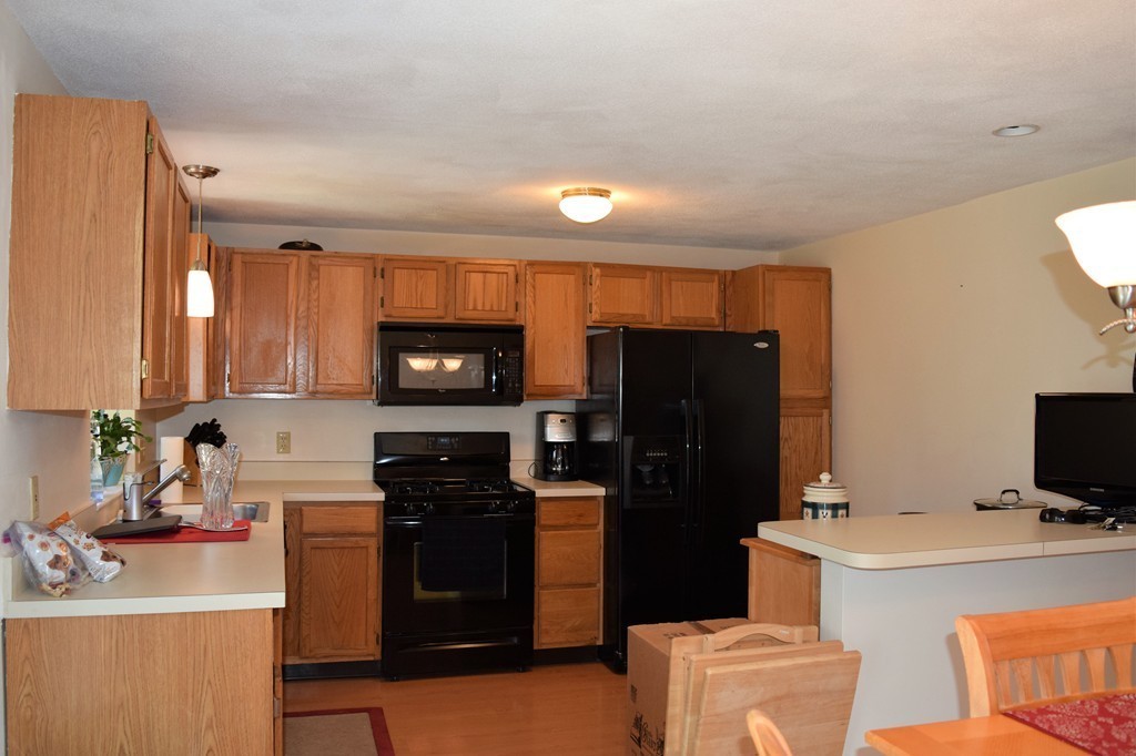 17 Deer Path, Unit 5 Maynard, MA 01754 - Photo 9 of 20 Gallery Image 9