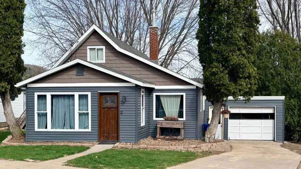 $221,000 | 404 Division Street, Ontario, WI 54651