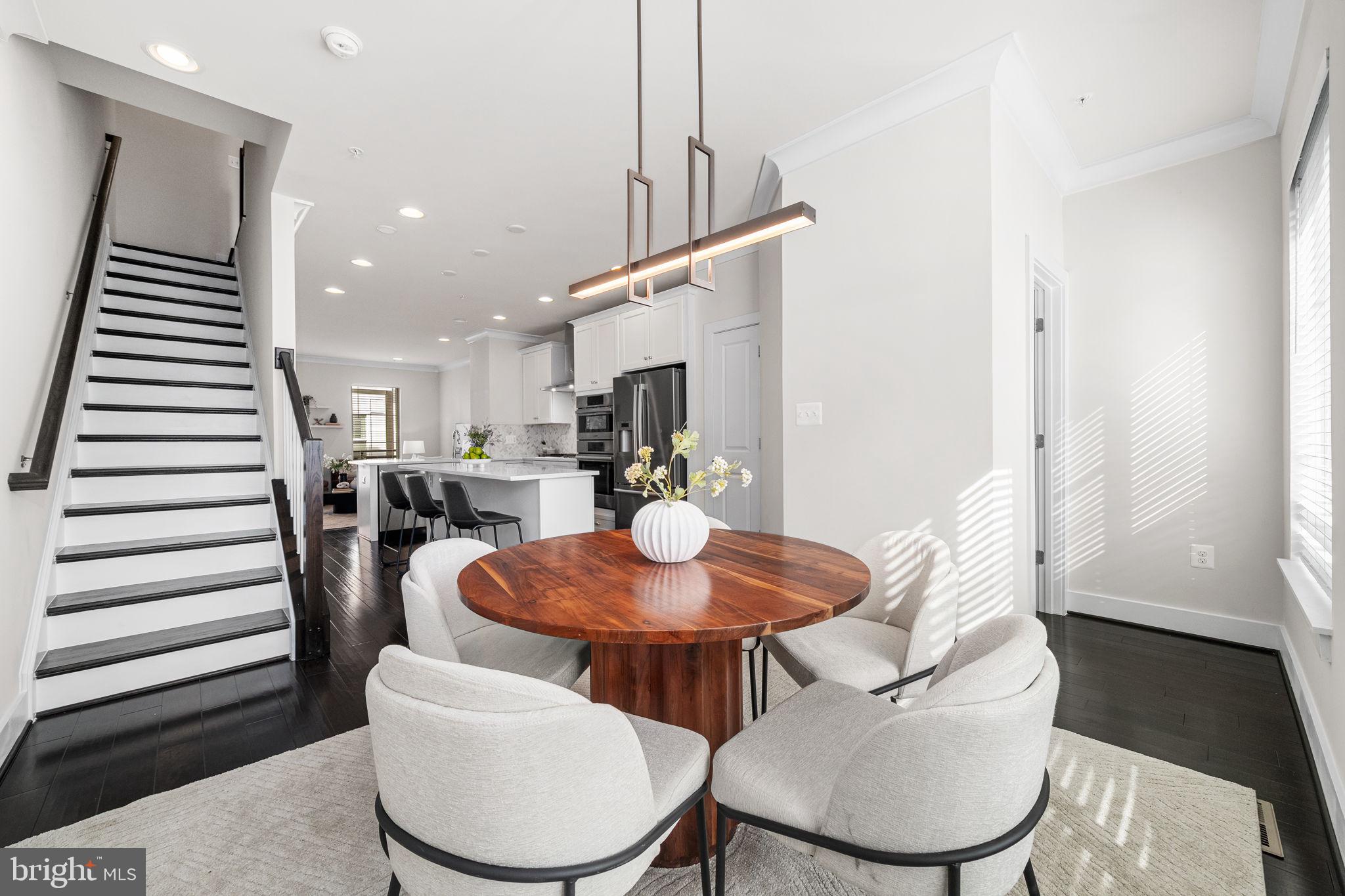 4973 Lakeside Crossing Chantilly, VA 20151 - Photo 15 of 40 Dining Room