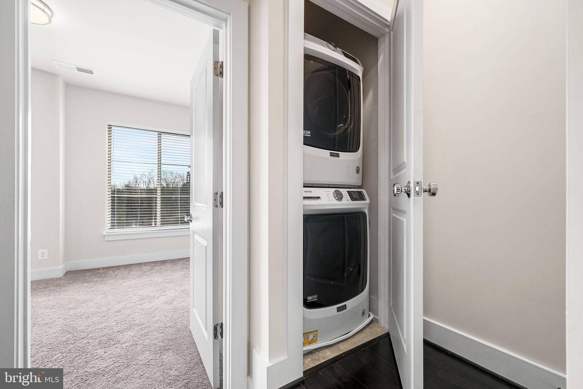 4973 Lakeside Crossing Chantilly, VA 20151 - Photo 23 of 40 Laundry