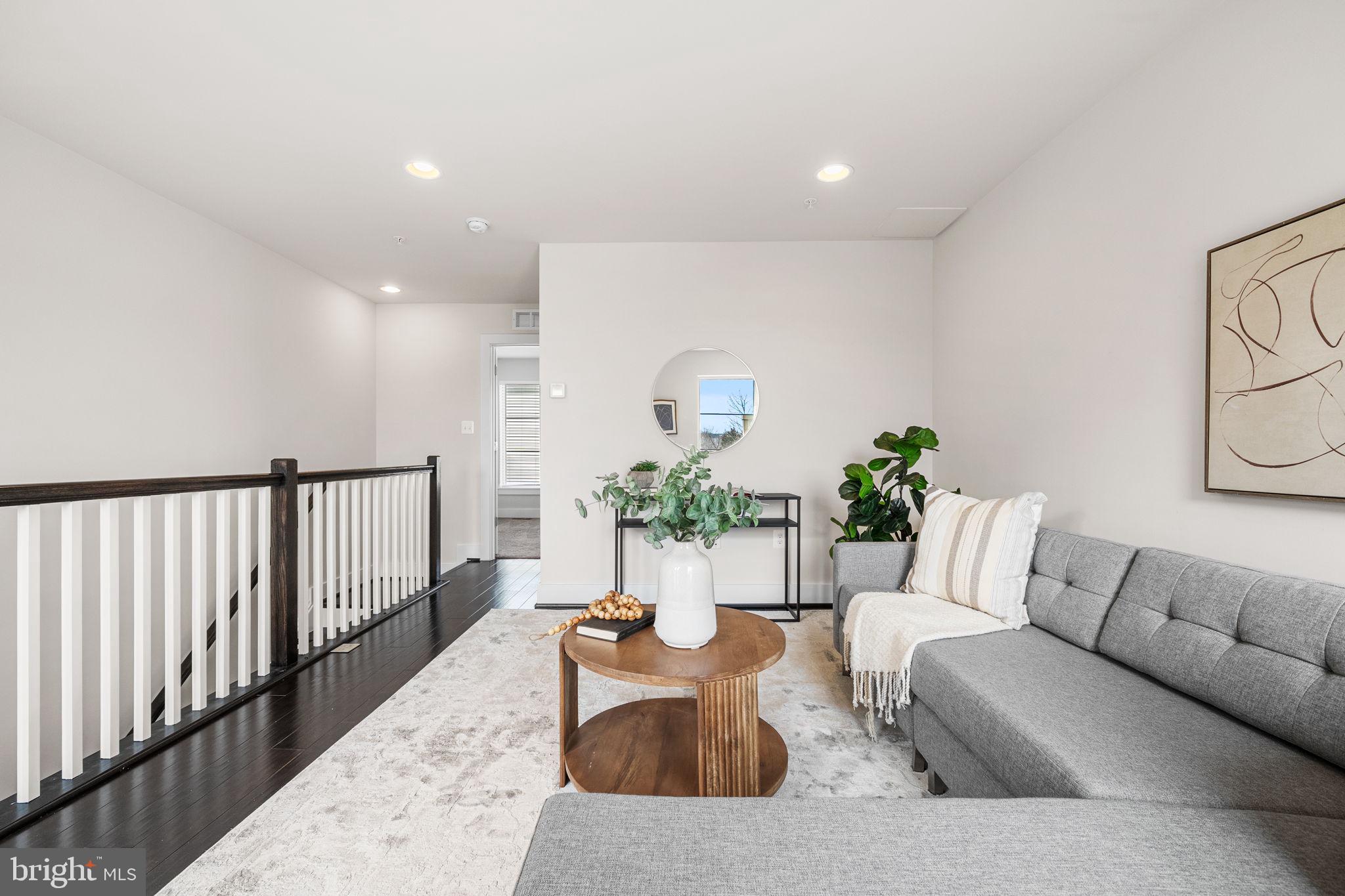 4973 Lakeside Crossing Chantilly, VA 20151 - Photo 24 of 40 Fourth Level Loft