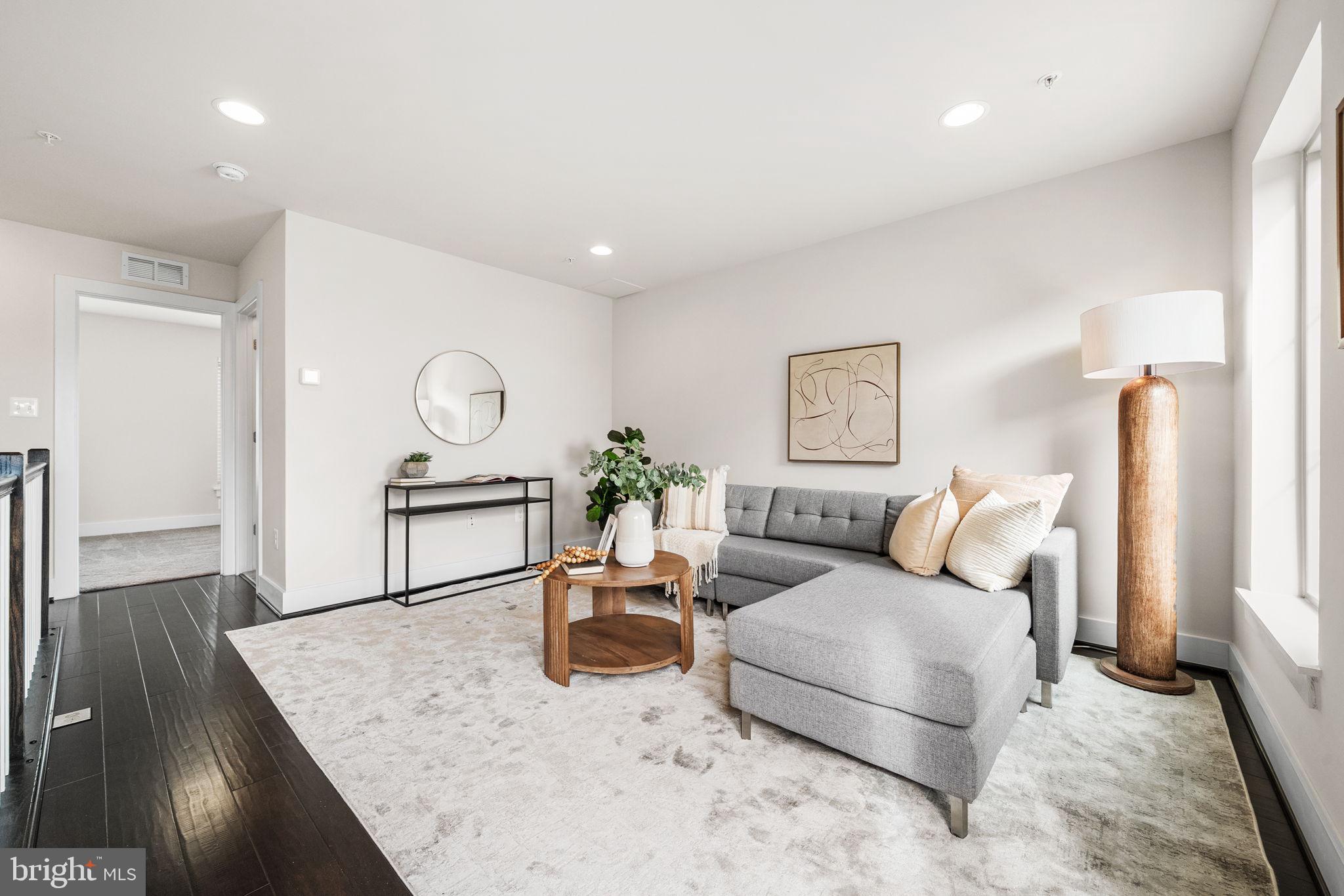 4973 Lakeside Crossing Chantilly, VA 20151 - Photo 26 of 40 Fourth Level Loft