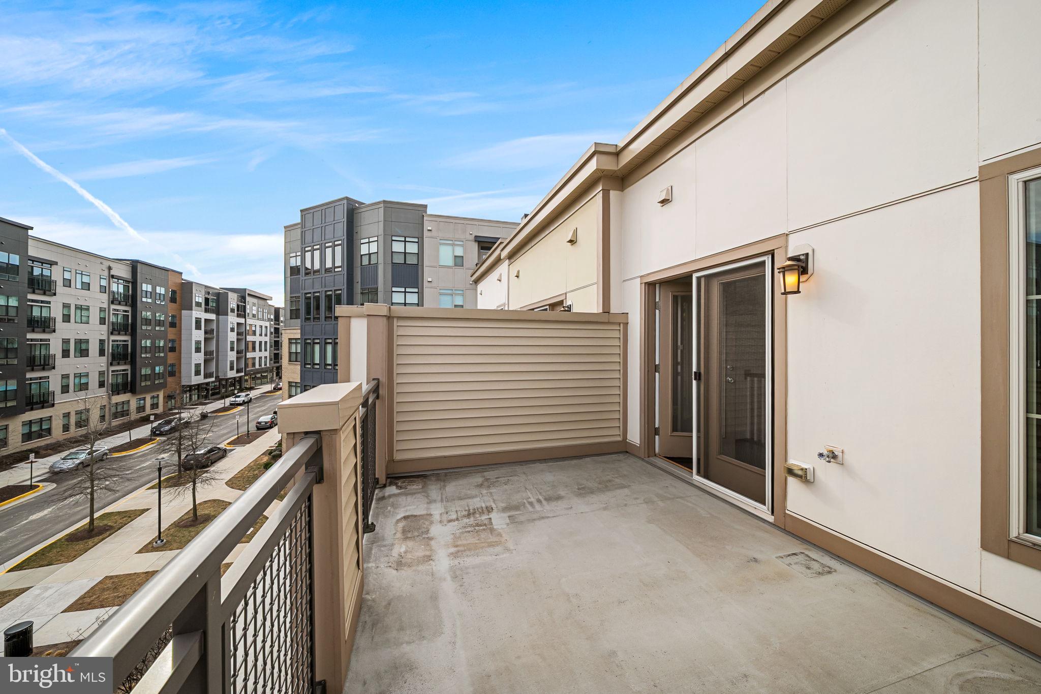 4973 Lakeside Crossing Chantilly, VA 20151 - Photo 28 of 40 Fourth Level Private Terrace