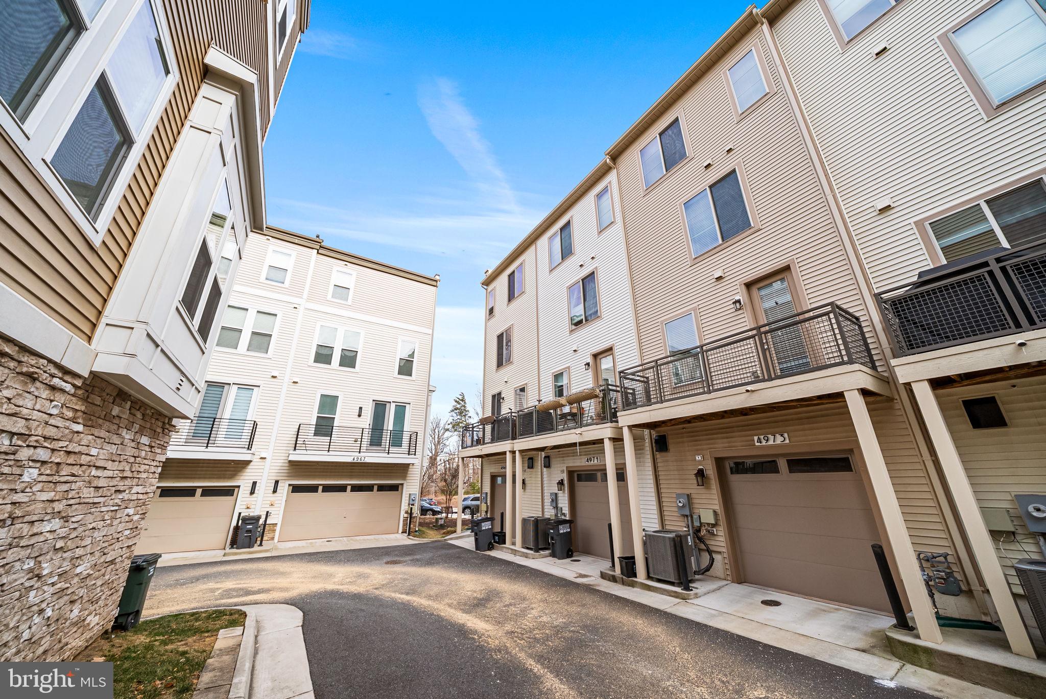 4973 Lakeside Crossing Chantilly, VA 20151 - Photo 32 of 40 Rear Exterior