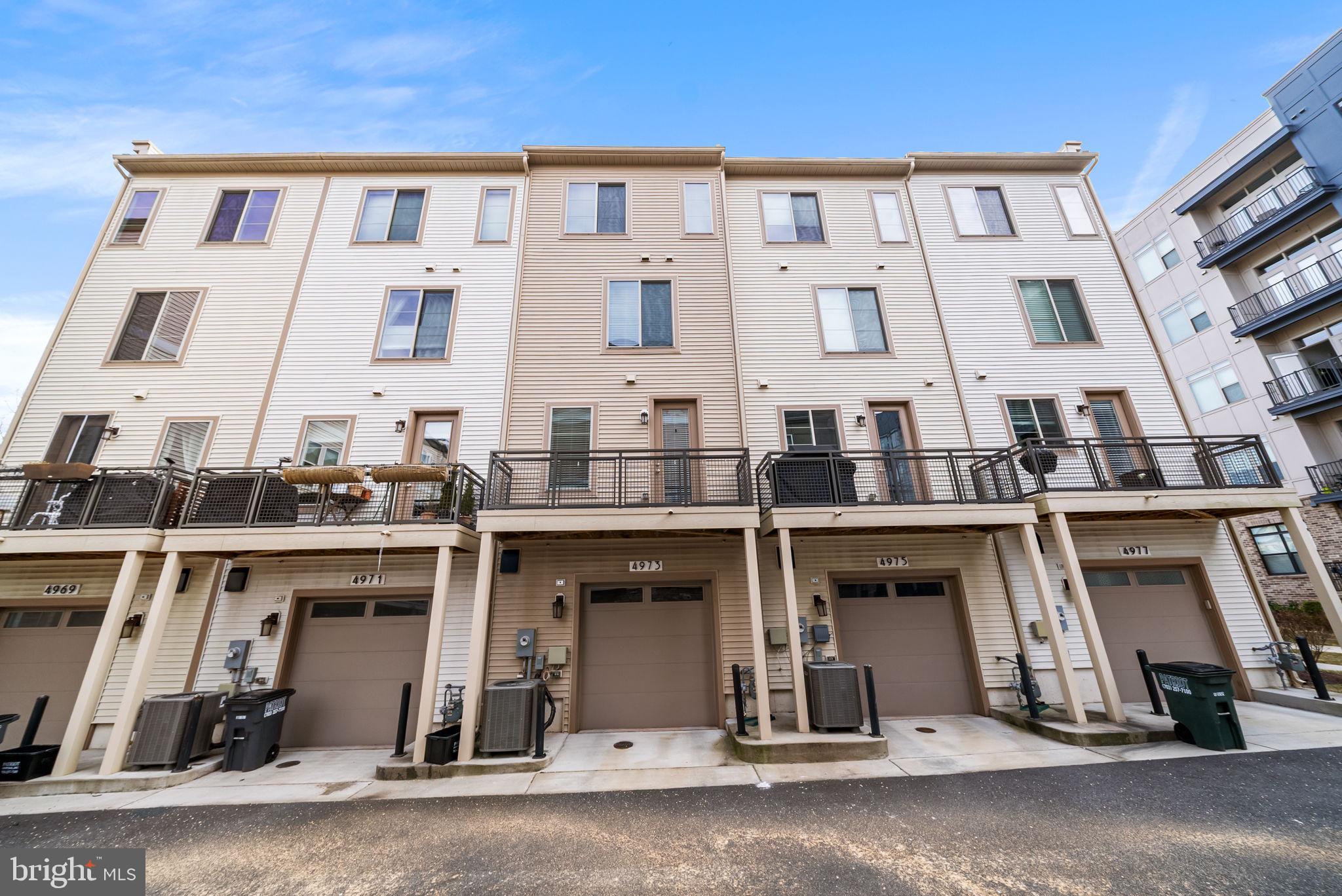 4973 Lakeside Crossing Chantilly, VA 20151 - Photo 33 of 40 Rear Exterior