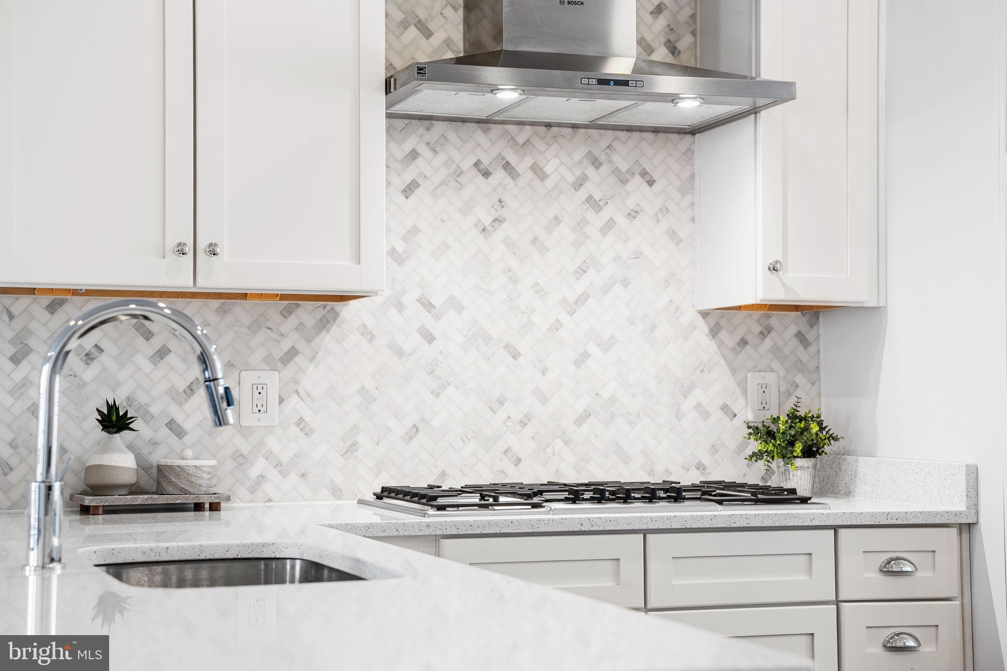 4973 Lakeside Crossing Chantilly, VA 20151 - Photo 10 of 40 Kitchen