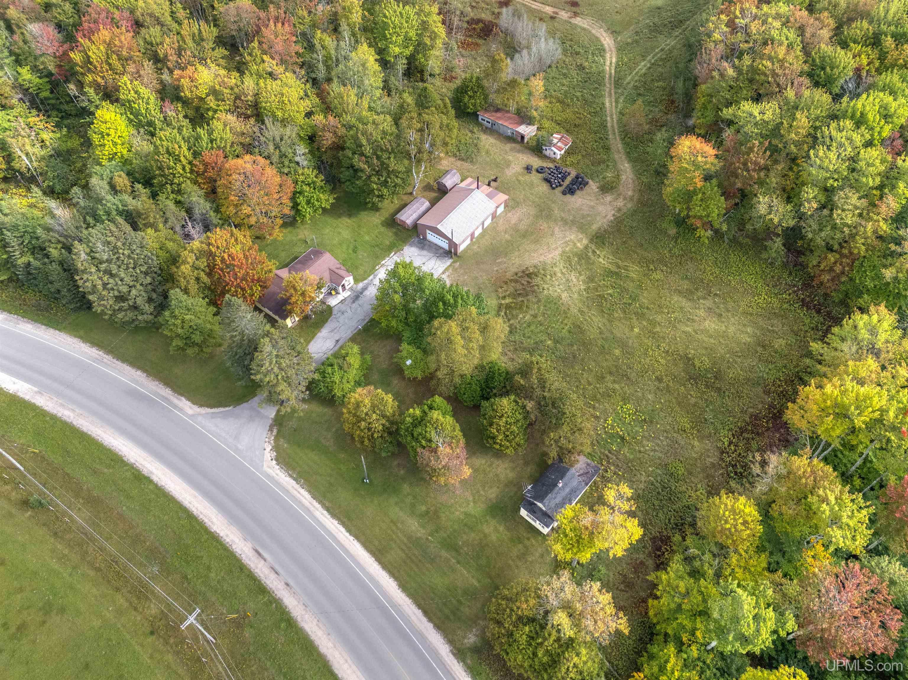698 River Road Manistique, MI 49854 - Photo 3 of 33 Gallery Image 3