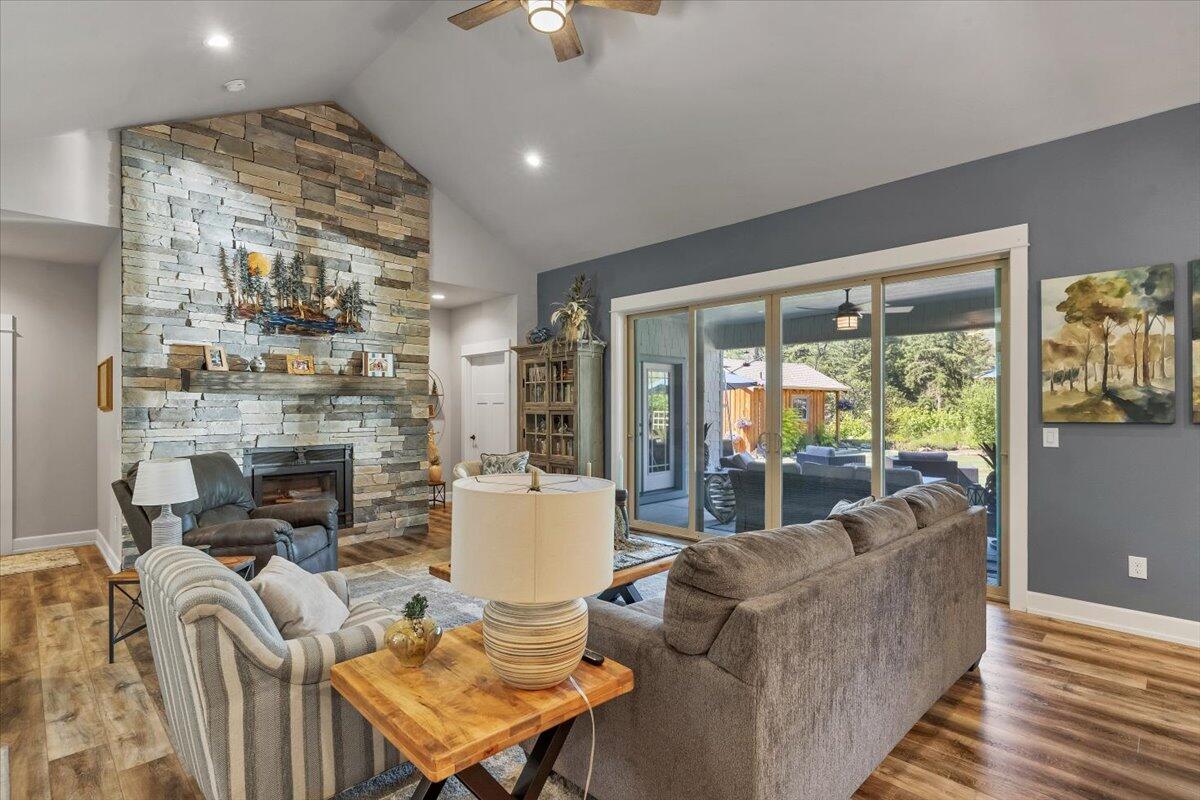 23757 Santiam Way Lyons, OR 97358 - Photo 11 of 51 14-DSC09303