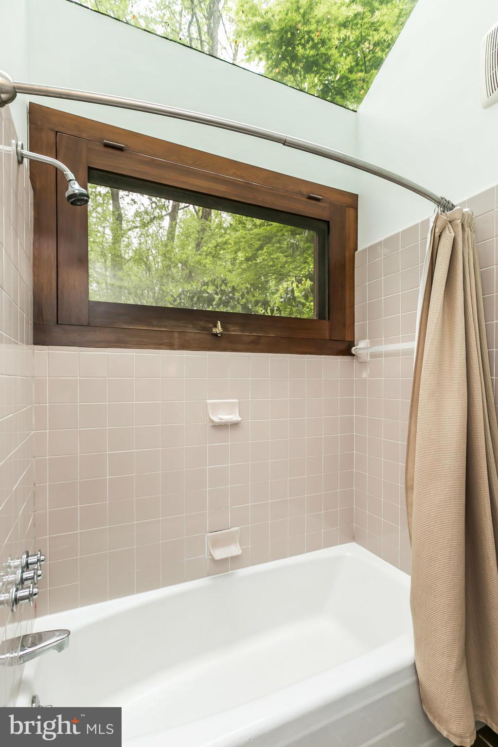 919 Rolandvue Road Towson, MD 21204 - Photo 18 of 30 Master Bath